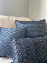 Coussin Kachin bleu nuit